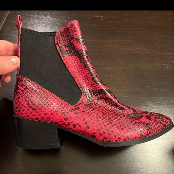 Leather boot - Picture 3 of 3